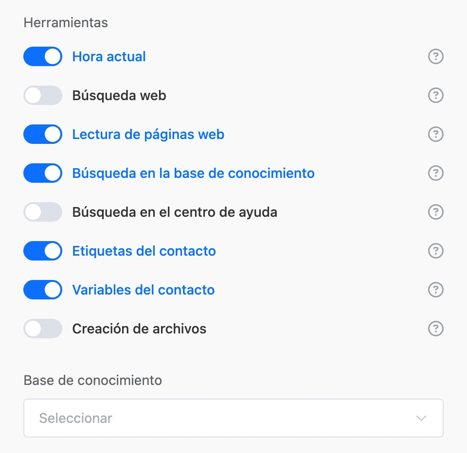 Herramientas del agente de IA: hora actual, lectura de páginas web, búsqueda en la base de conocimiento, etiquetas y variables del contacto activadas; debajo, el campo «Base de conocimiento»